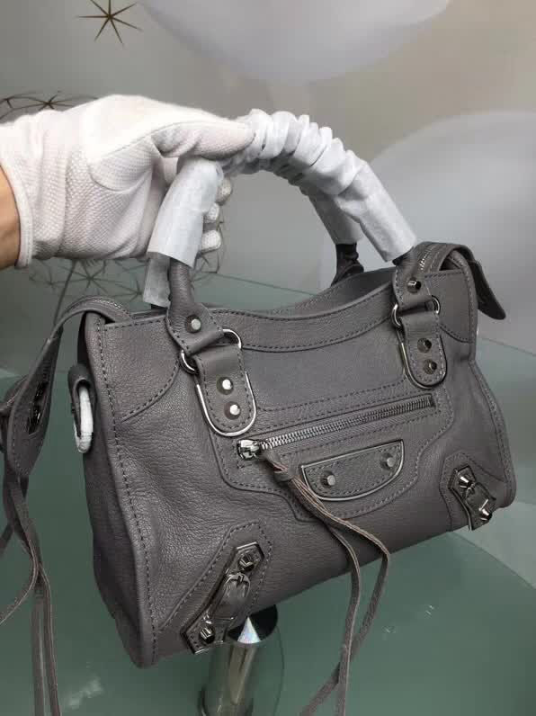 BALENCIAG巴黎世家 原單品質 經典代表作機車包 山羊皮銀邊款 可手提單肩斜跨  BL1054